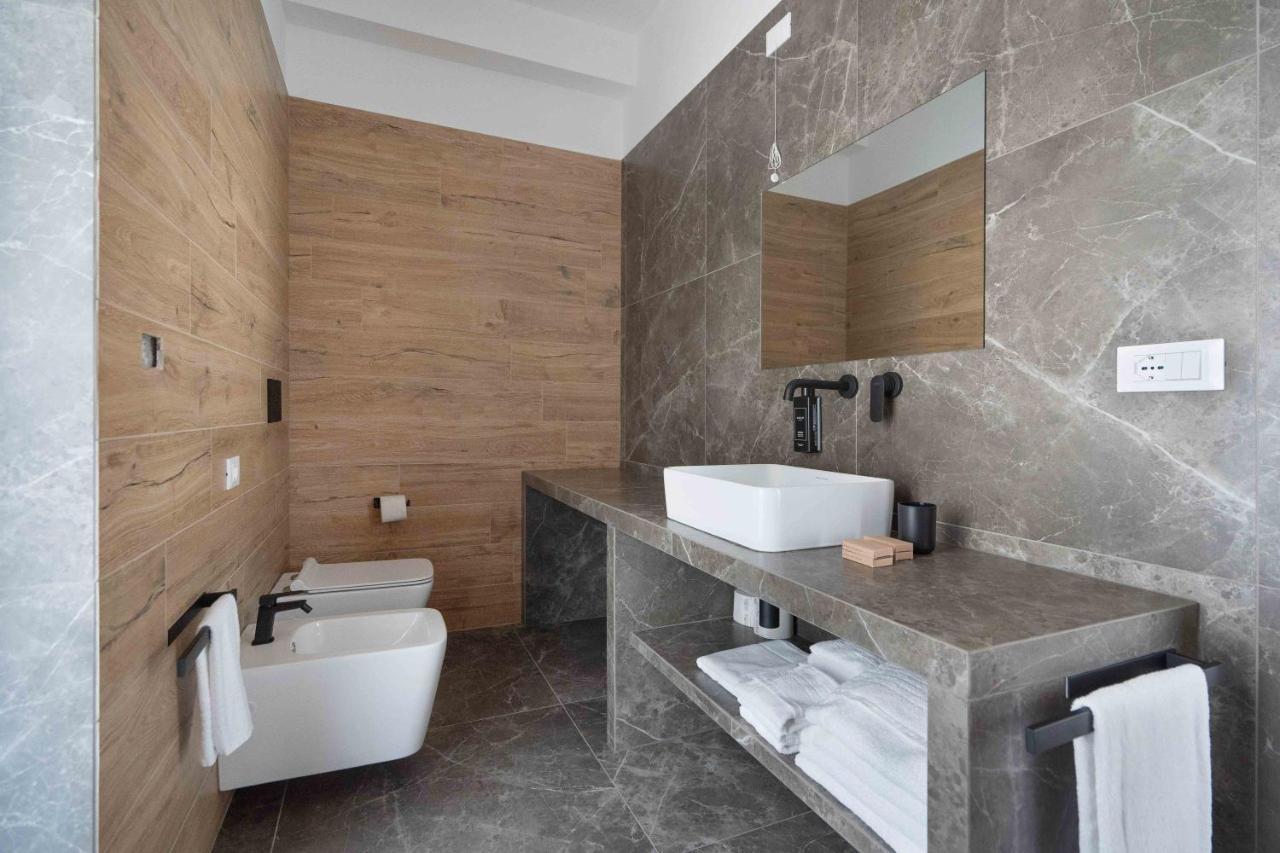 Hotel Mhami Пулзано Екстериор снимка